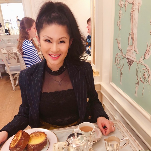 Meet your Posher, Jennelle - Picture 1 of 1